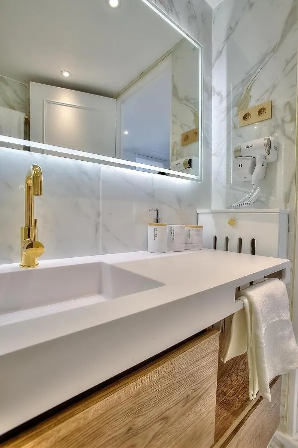 Luxury 4 Stars Apartment With 2 Terraces, Cannes Croisette
